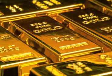 Gold set for weekly rise as market awaits Trump's policy moves